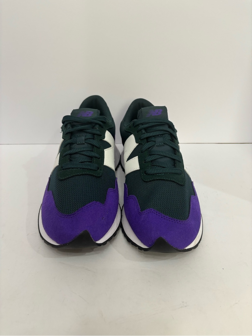 New Balance Retro Runner Sneakers in Black, Purple & White size 10.5 - Picture 2 of 9